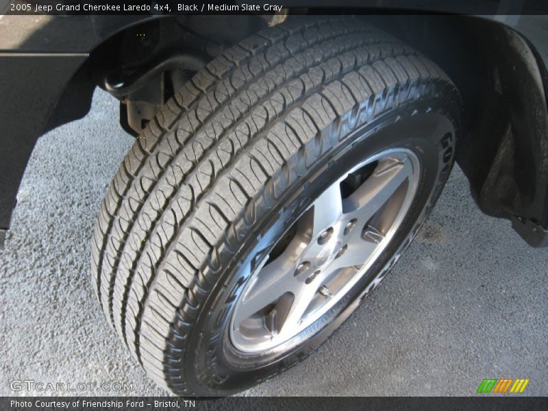 Black / Medium Slate Gray 2005 Jeep Grand Cherokee Laredo 4x4