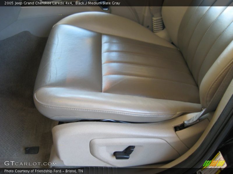 Black / Medium Slate Gray 2005 Jeep Grand Cherokee Laredo 4x4