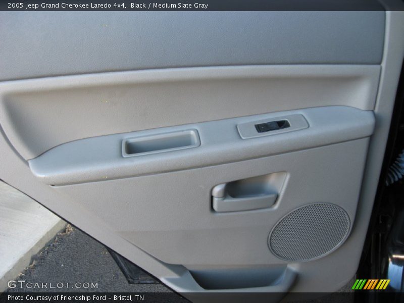 Black / Medium Slate Gray 2005 Jeep Grand Cherokee Laredo 4x4