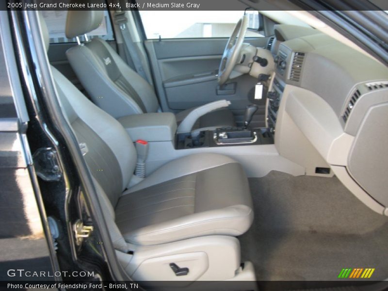 Black / Medium Slate Gray 2005 Jeep Grand Cherokee Laredo 4x4