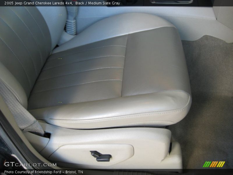 Black / Medium Slate Gray 2005 Jeep Grand Cherokee Laredo 4x4