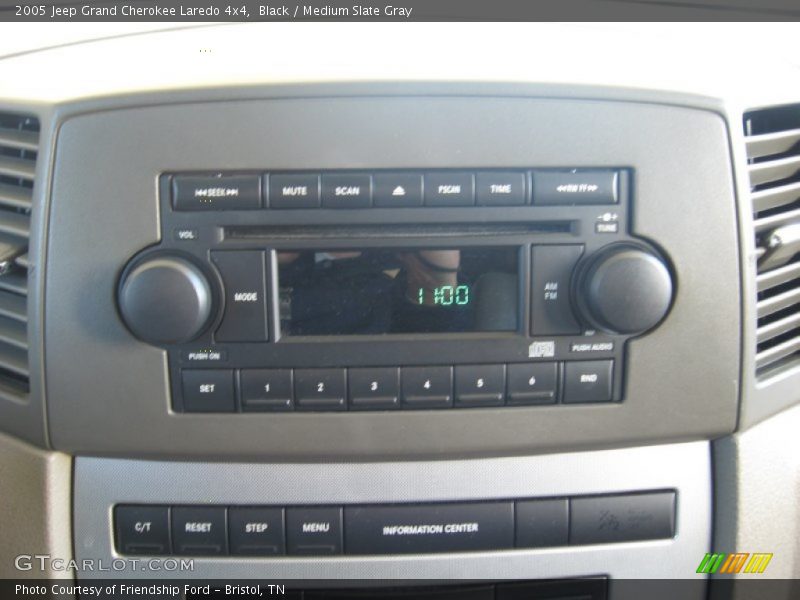 Black / Medium Slate Gray 2005 Jeep Grand Cherokee Laredo 4x4