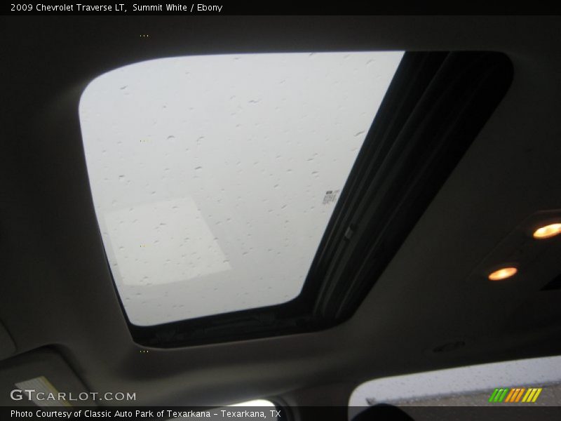 Summit White / Ebony 2009 Chevrolet Traverse LT