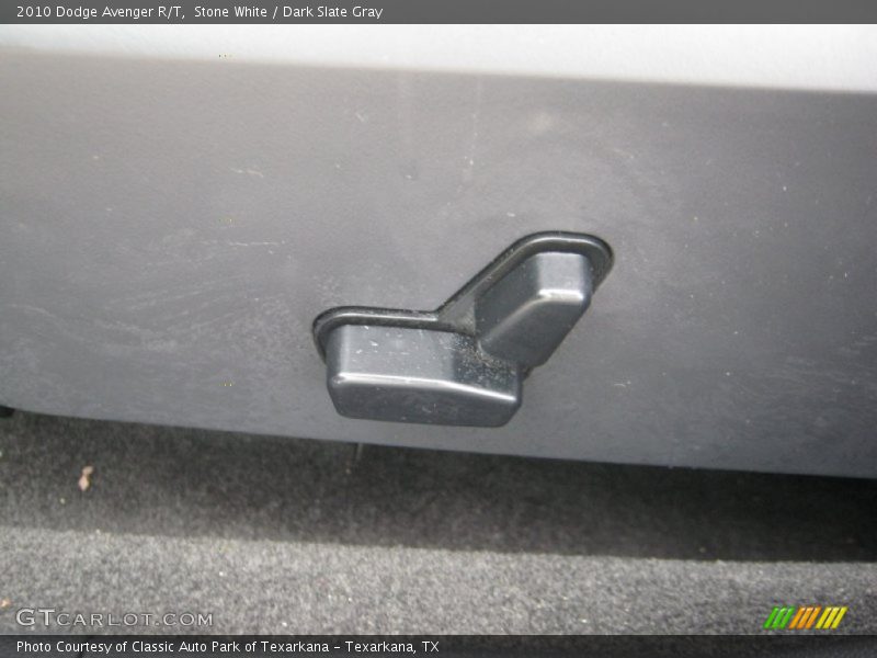 Stone White / Dark Slate Gray 2010 Dodge Avenger R/T