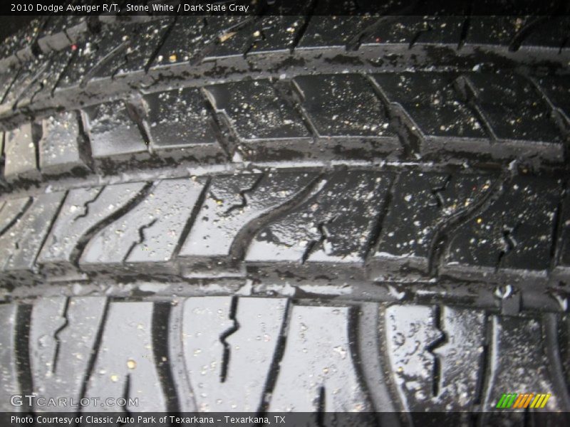 Stone White / Dark Slate Gray 2010 Dodge Avenger R/T