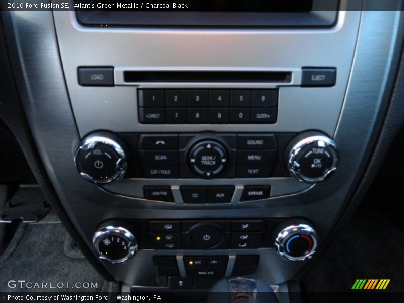 Atlantis Green Metallic / Charcoal Black 2010 Ford Fusion SE