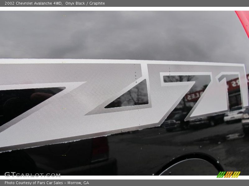 Onyx Black / Graphite 2002 Chevrolet Avalanche 4WD
