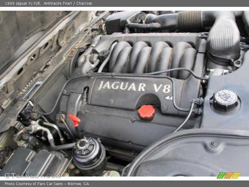  1999 XJ XJ8 Engine - 4.0 Liter DOHC 32-Valve V8