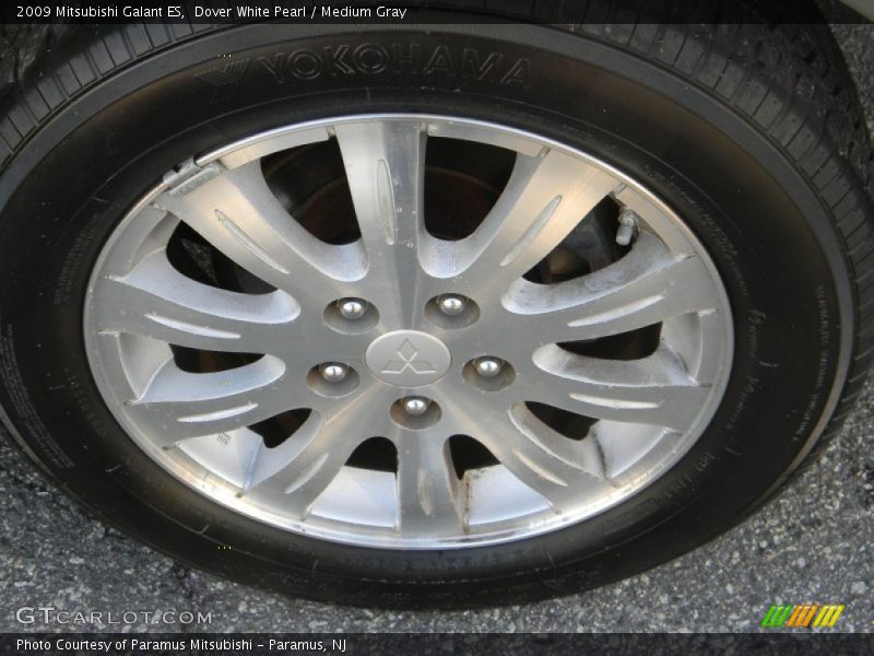 Dover White Pearl / Medium Gray 2009 Mitsubishi Galant ES