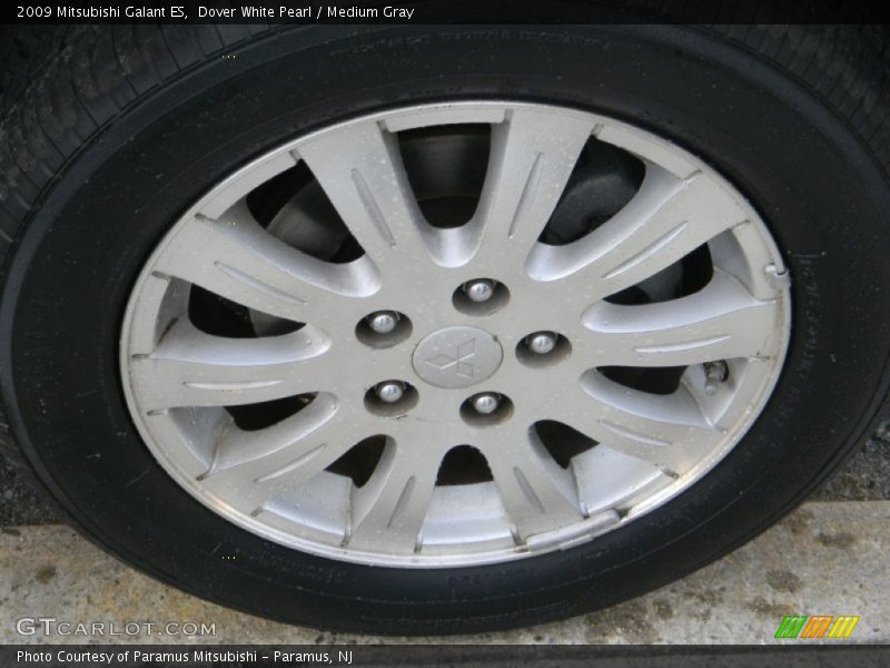 Dover White Pearl / Medium Gray 2009 Mitsubishi Galant ES