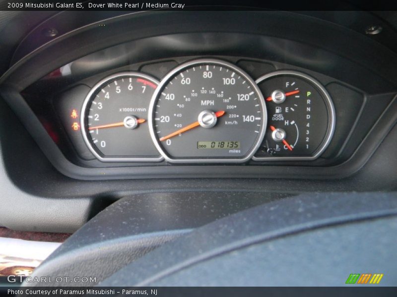 Dover White Pearl / Medium Gray 2009 Mitsubishi Galant ES