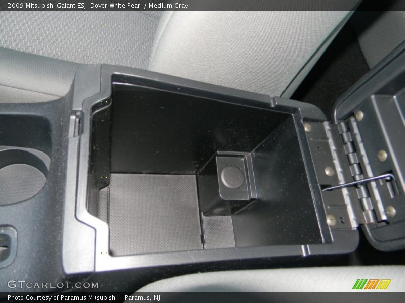 Dover White Pearl / Medium Gray 2009 Mitsubishi Galant ES