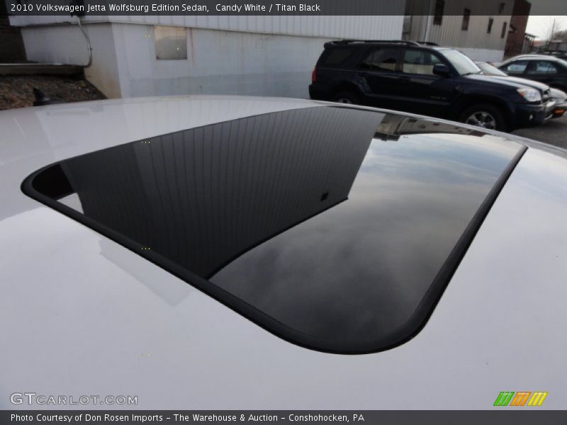 Candy White / Titan Black 2010 Volkswagen Jetta Wolfsburg Edition Sedan