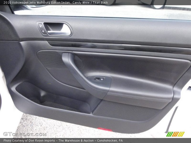Candy White / Titan Black 2010 Volkswagen Jetta Wolfsburg Edition Sedan