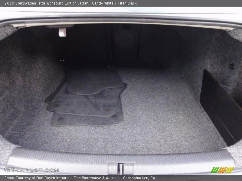 Candy White / Titan Black 2010 Volkswagen Jetta Wolfsburg Edition Sedan