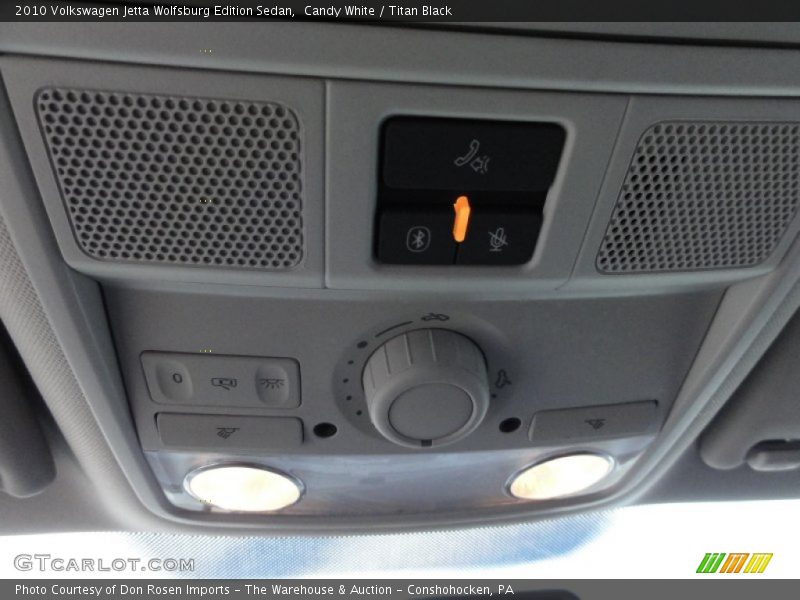 Candy White / Titan Black 2010 Volkswagen Jetta Wolfsburg Edition Sedan
