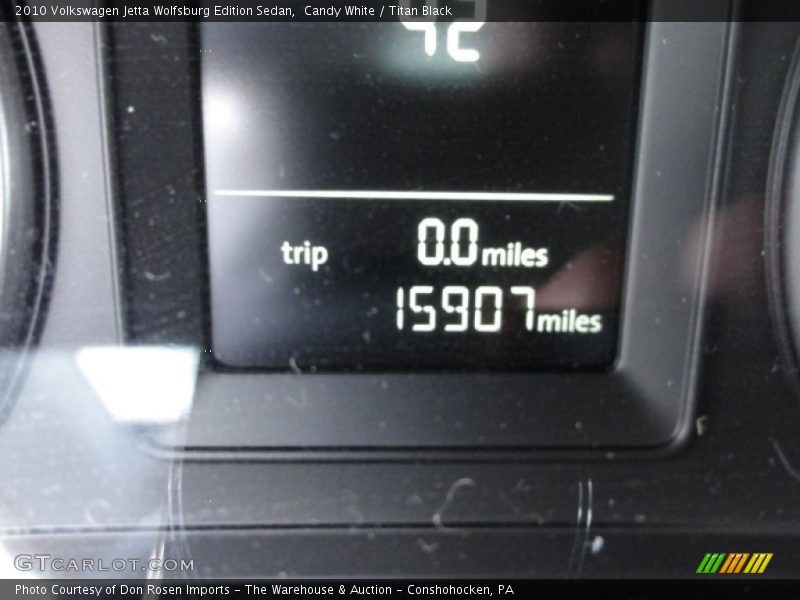 Candy White / Titan Black 2010 Volkswagen Jetta Wolfsburg Edition Sedan