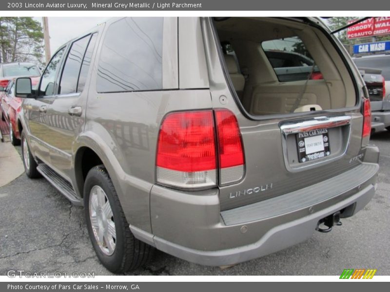 Mineral Grey Metallic / Light Parchment 2003 Lincoln Aviator Luxury