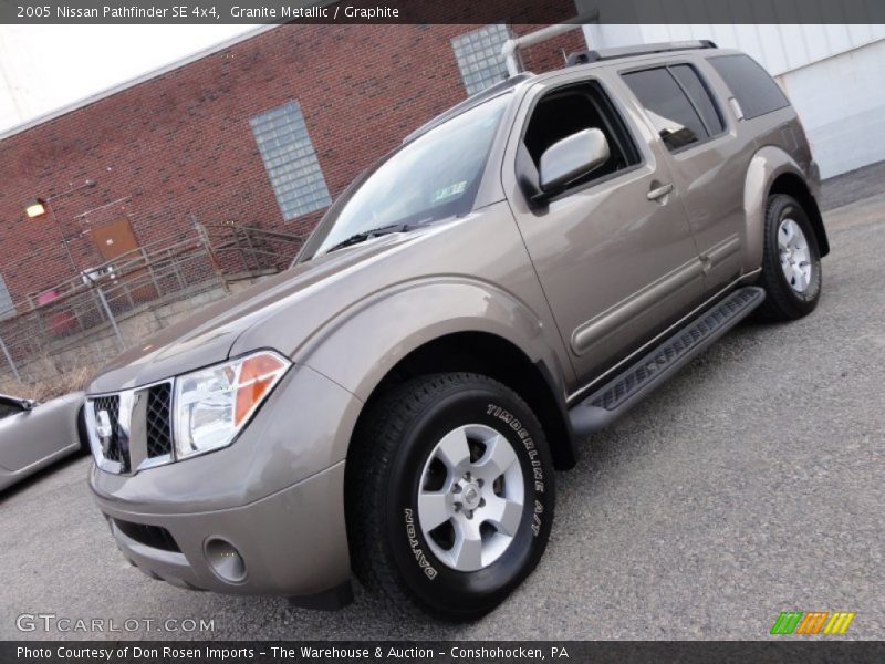 Granite Metallic / Graphite 2005 Nissan Pathfinder SE 4x4