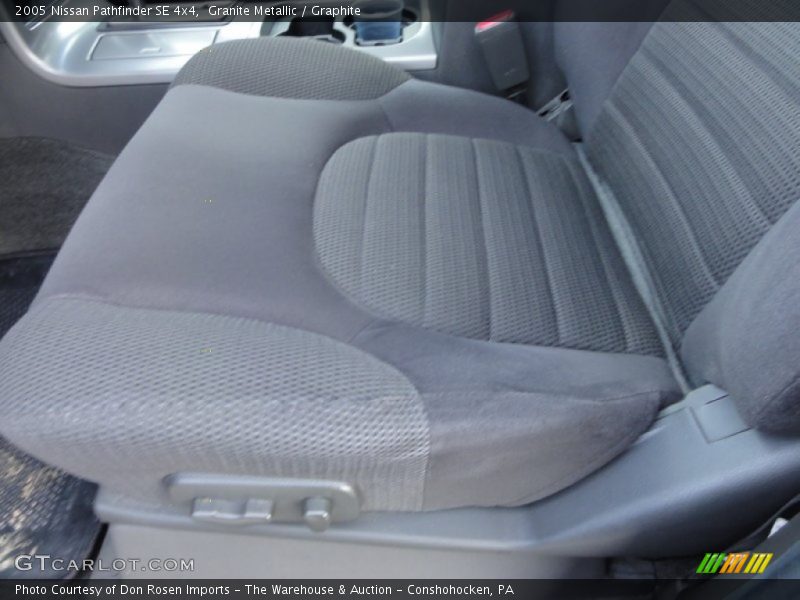 Granite Metallic / Graphite 2005 Nissan Pathfinder SE 4x4