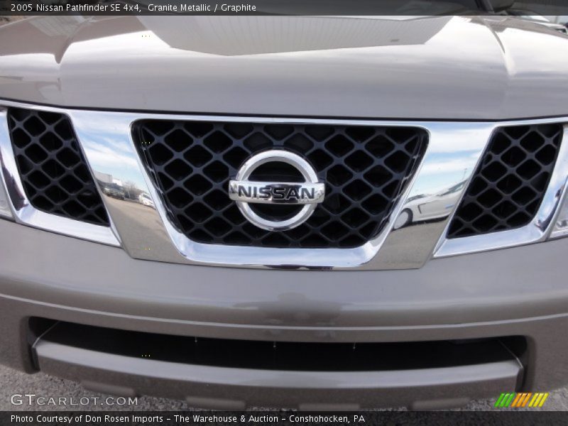 Granite Metallic / Graphite 2005 Nissan Pathfinder SE 4x4