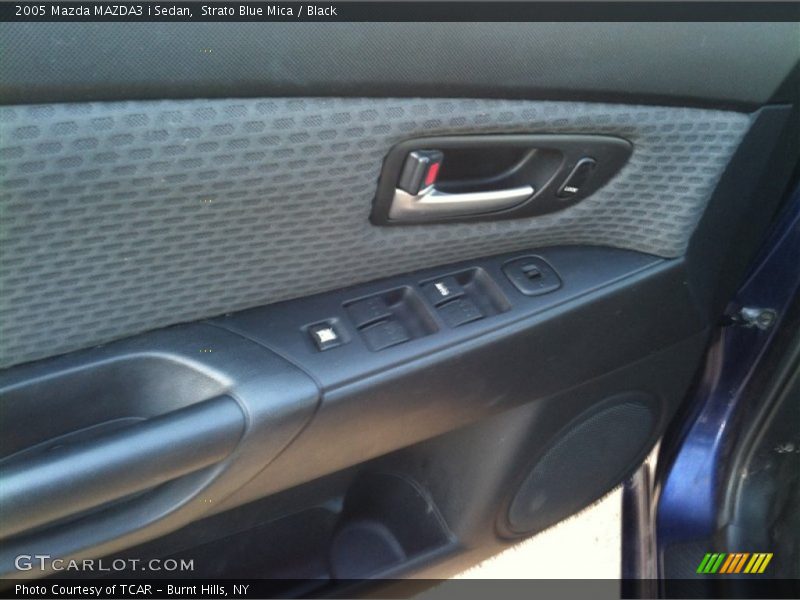 Strato Blue Mica / Black 2005 Mazda MAZDA3 i Sedan