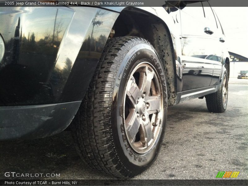 Black / Dark Khaki/Light Graystone 2005 Jeep Grand Cherokee Limited 4x4