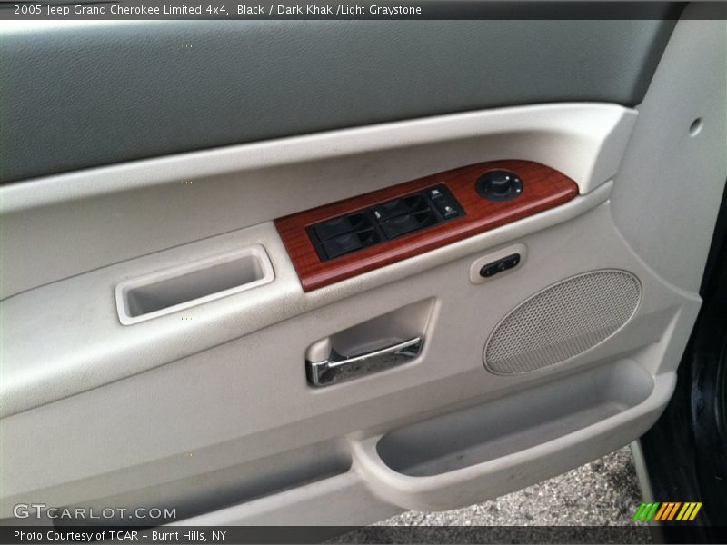 Black / Dark Khaki/Light Graystone 2005 Jeep Grand Cherokee Limited 4x4