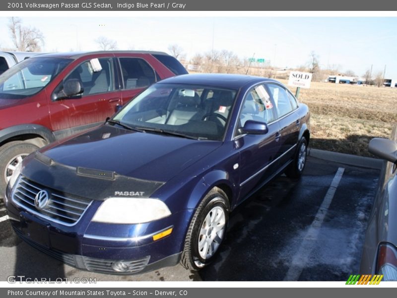 Indigo Blue Pearl / Gray 2001 Volkswagen Passat GLS Sedan