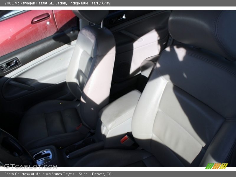 Indigo Blue Pearl / Gray 2001 Volkswagen Passat GLS Sedan
