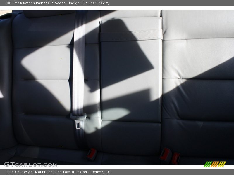 Indigo Blue Pearl / Gray 2001 Volkswagen Passat GLS Sedan
