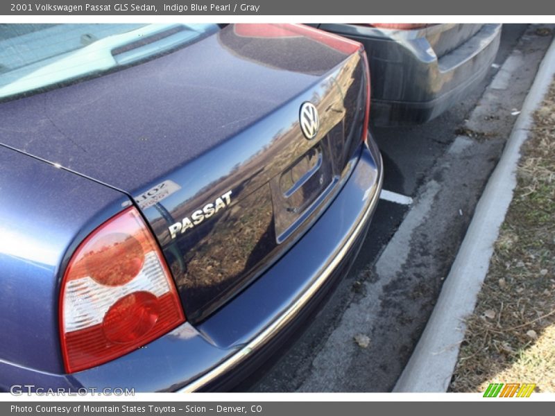 Indigo Blue Pearl / Gray 2001 Volkswagen Passat GLS Sedan