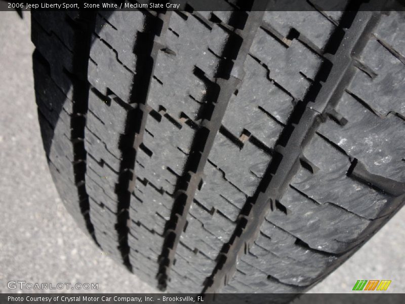 Stone White / Medium Slate Gray 2006 Jeep Liberty Sport