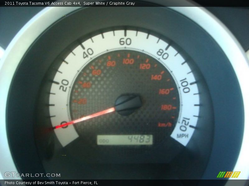 Super White / Graphite Gray 2011 Toyota Tacoma V6 Access Cab 4x4