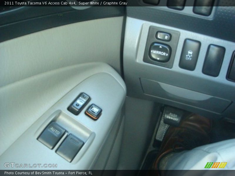 Super White / Graphite Gray 2011 Toyota Tacoma V6 Access Cab 4x4