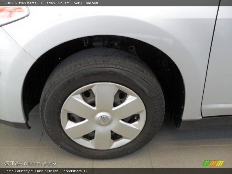 Brillant Silver / Charcoal 2009 Nissan Versa 1.6 Sedan