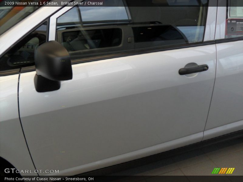 Brillant Silver / Charcoal 2009 Nissan Versa 1.6 Sedan