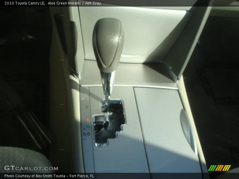 Aloe Green Metallic / Ash Gray 2010 Toyota Camry LE