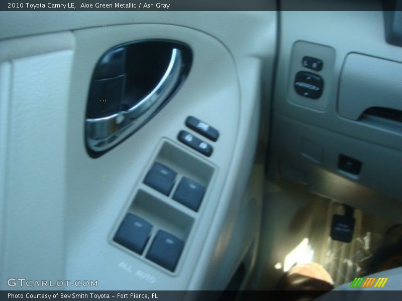 Aloe Green Metallic / Ash Gray 2010 Toyota Camry LE
