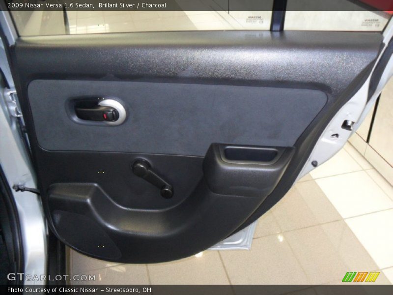 Brillant Silver / Charcoal 2009 Nissan Versa 1.6 Sedan