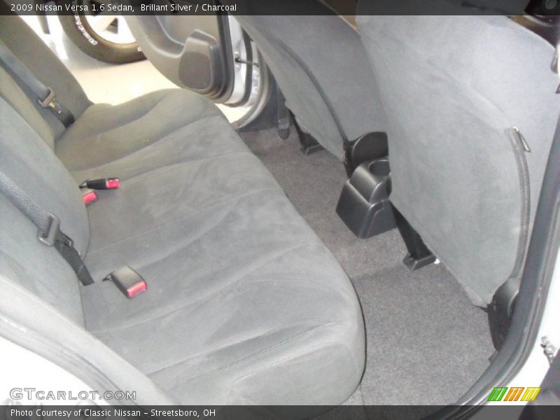 Brillant Silver / Charcoal 2009 Nissan Versa 1.6 Sedan