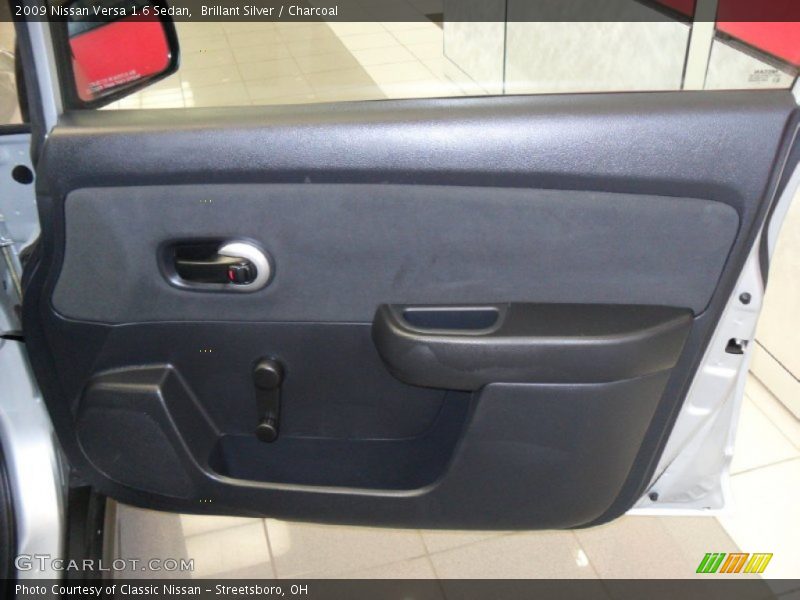 Brillant Silver / Charcoal 2009 Nissan Versa 1.6 Sedan