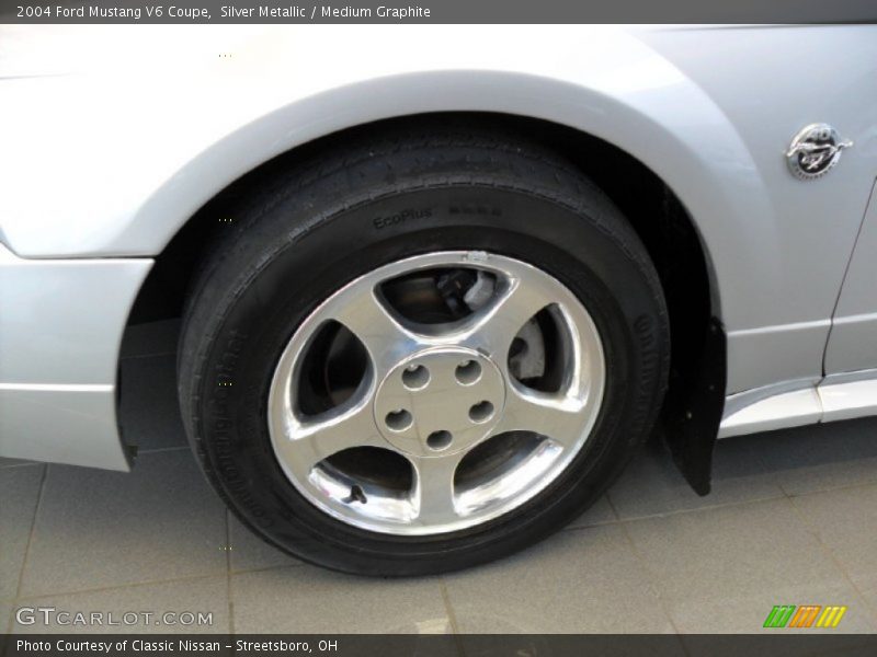 Silver Metallic / Medium Graphite 2004 Ford Mustang V6 Coupe