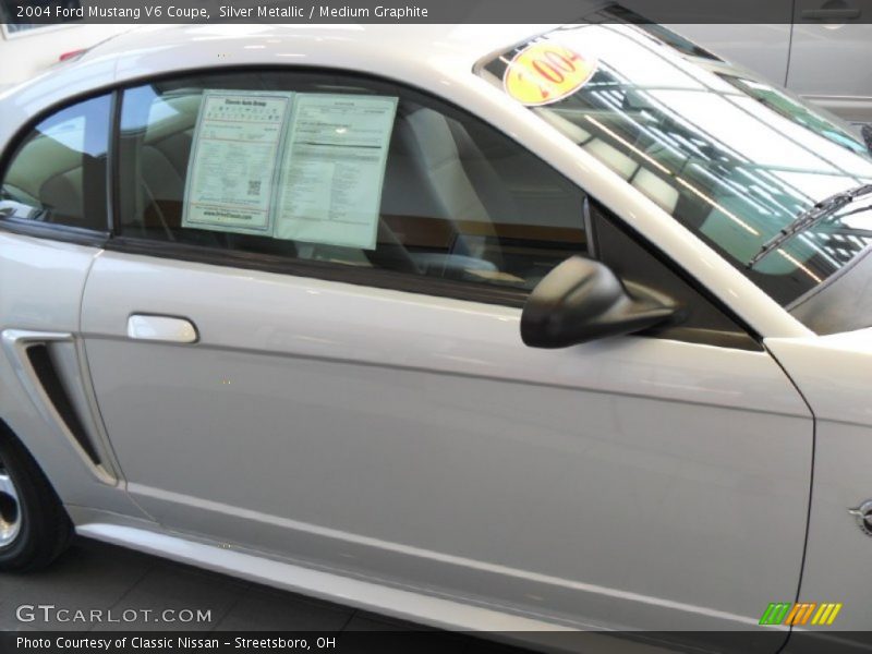 Silver Metallic / Medium Graphite 2004 Ford Mustang V6 Coupe