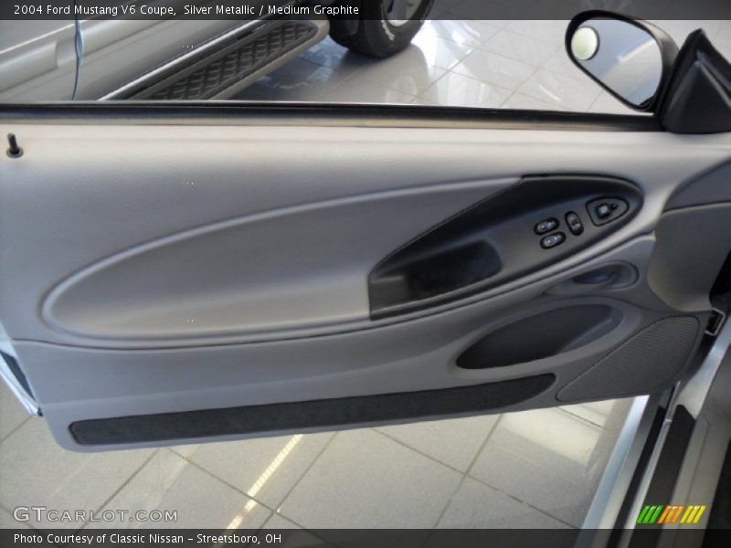 Silver Metallic / Medium Graphite 2004 Ford Mustang V6 Coupe
