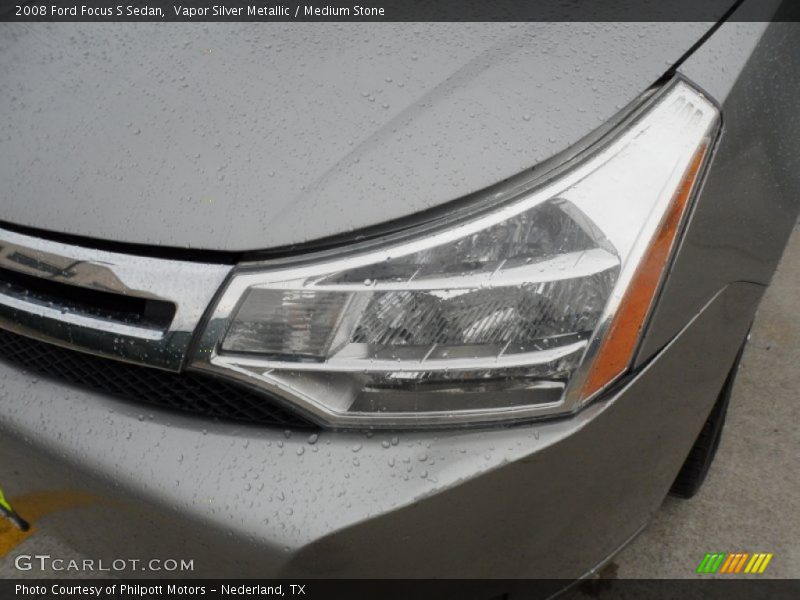 Vapor Silver Metallic / Medium Stone 2008 Ford Focus S Sedan