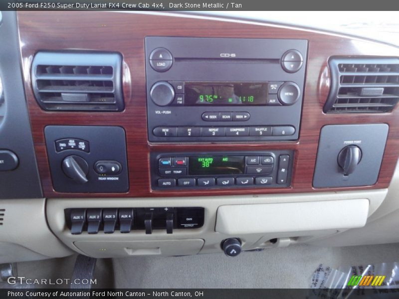 Controls of 2005 F250 Super Duty Lariat FX4 Crew Cab 4x4