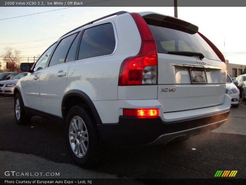 Ice White / Off Black 2008 Volvo XC90 3.2