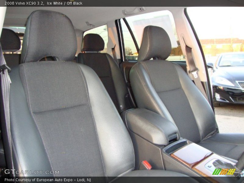 Ice White / Off Black 2008 Volvo XC90 3.2