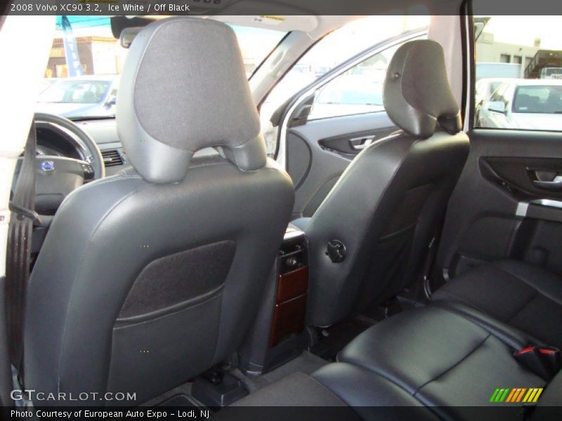 Ice White / Off Black 2008 Volvo XC90 3.2